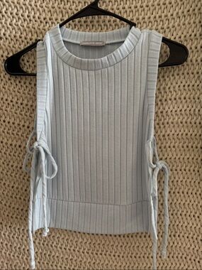 Charlotte Avery blue ribbed top. Ties on the sides